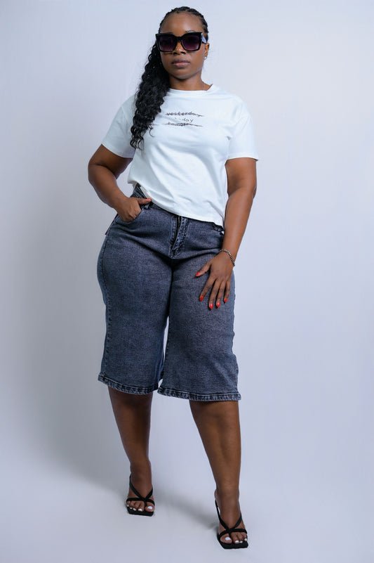 Compromise on Pause Capri shorts - J100009