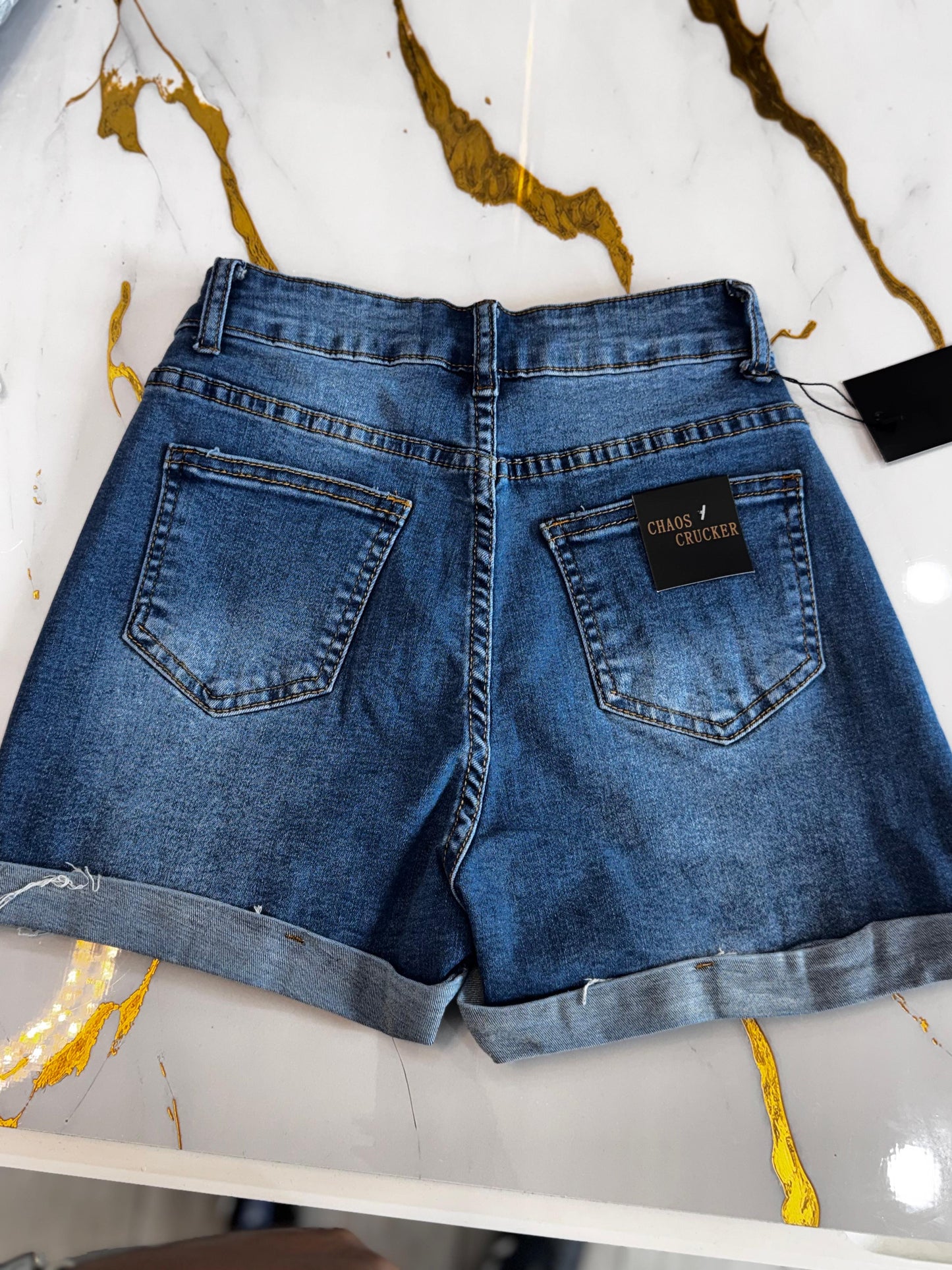 Gone a Lead Shorts - J100030