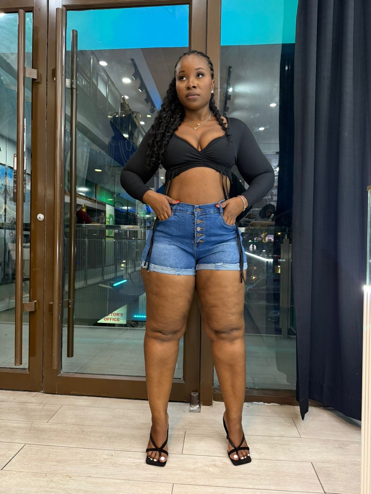 Gone a Lead Shorts - J100030