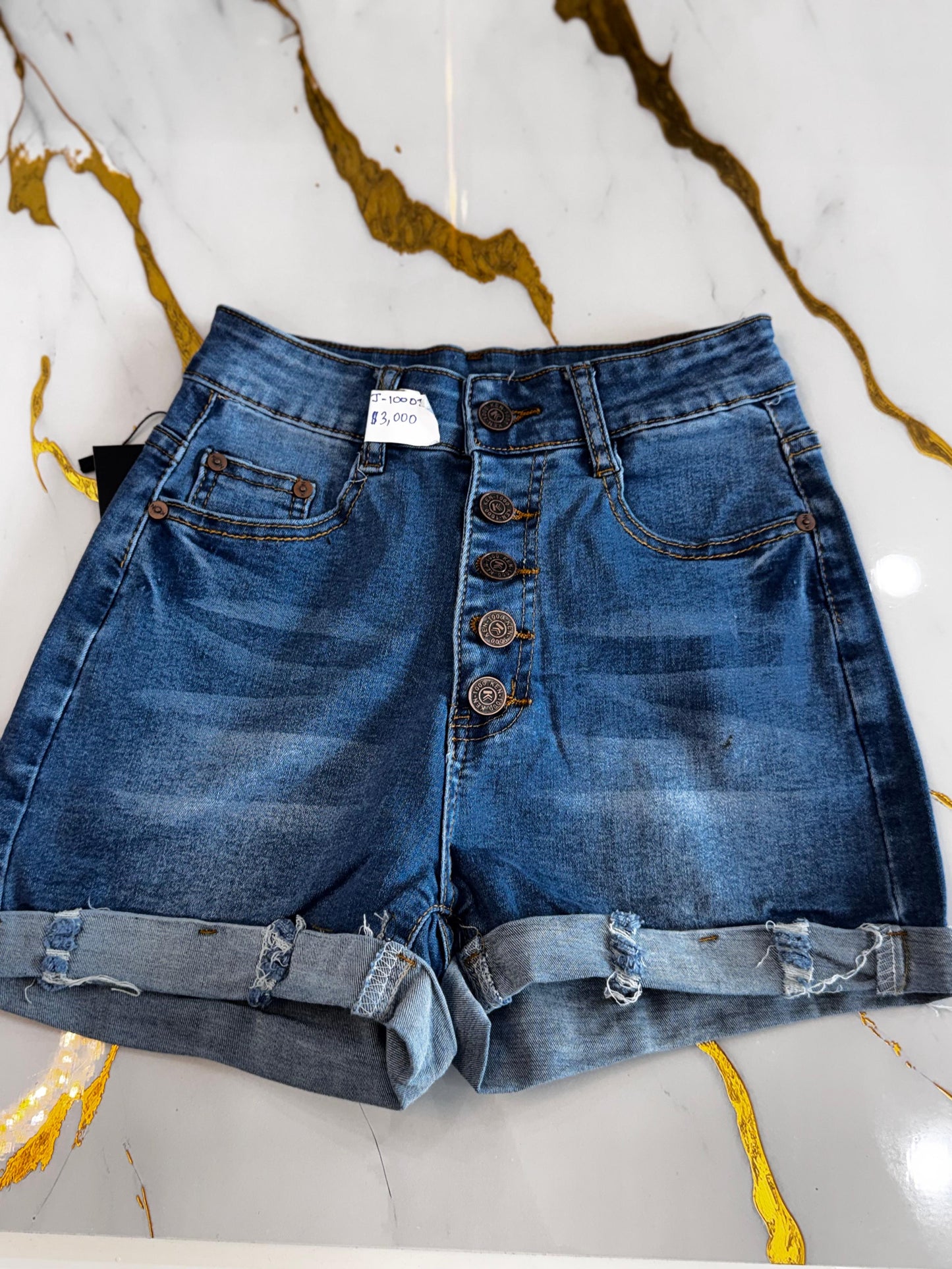 Gone a Lead Shorts - J100030
