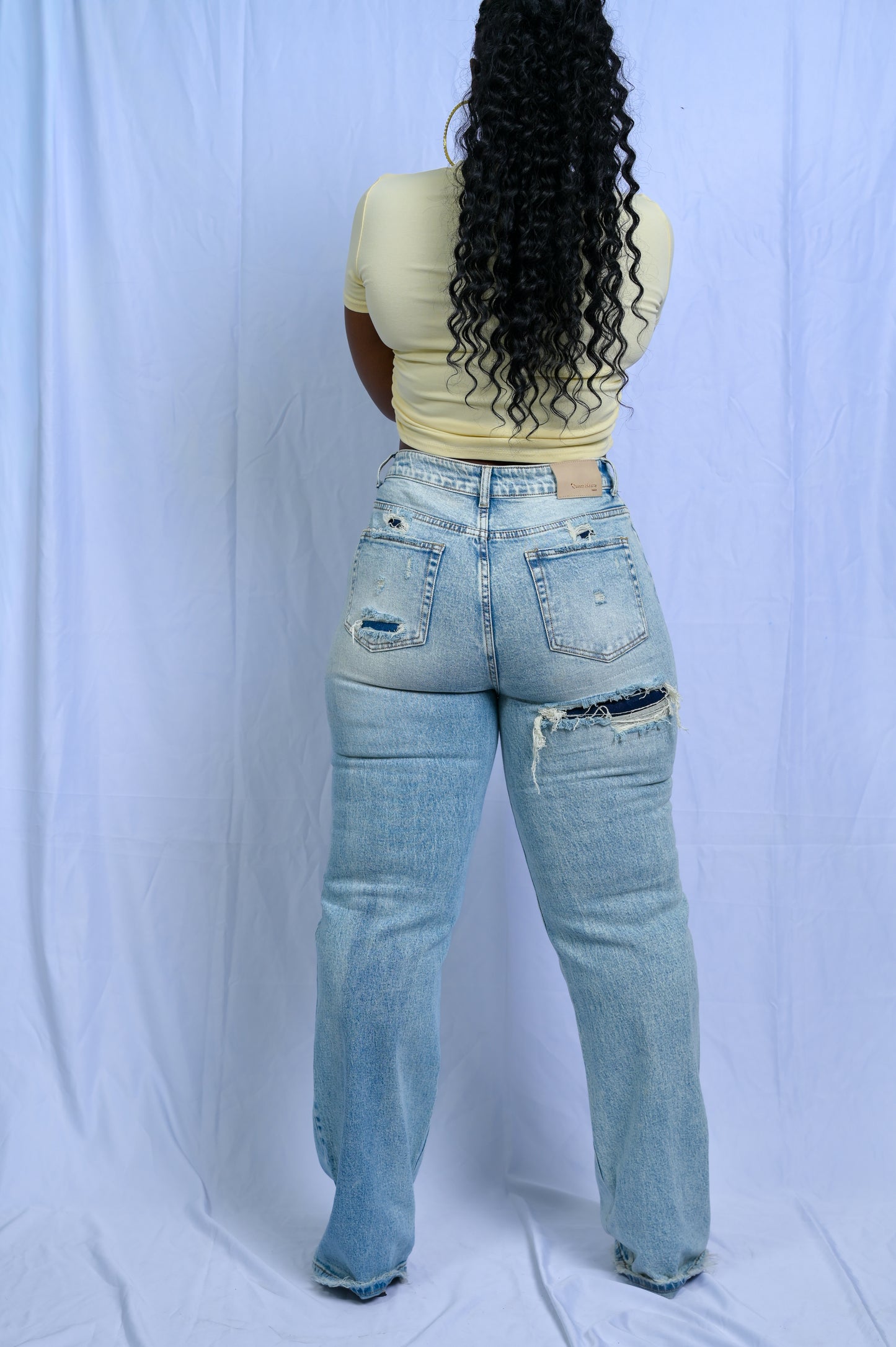 Peek-a-boo Distressed Jeans - J100014